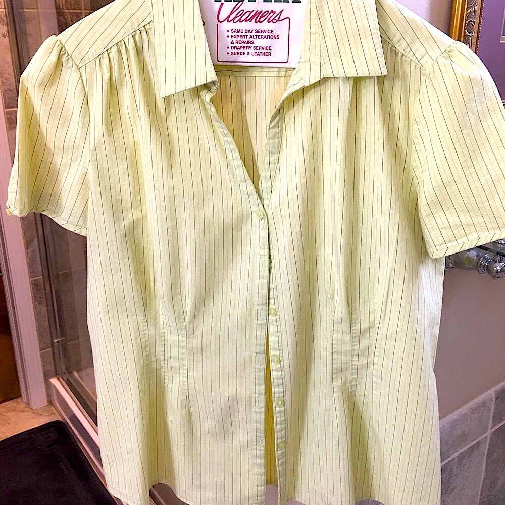 Jaclyn Smith Size L Short Sleeve Blouse